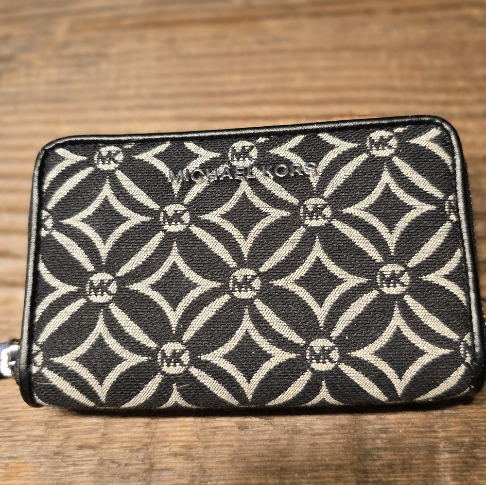 Michael Kors Black and Cream Circle Pattern Zip Wallet